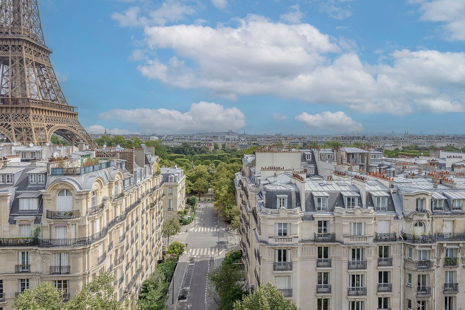 diapo-entree-vue-paris-eiffel-tour-2026.jpg