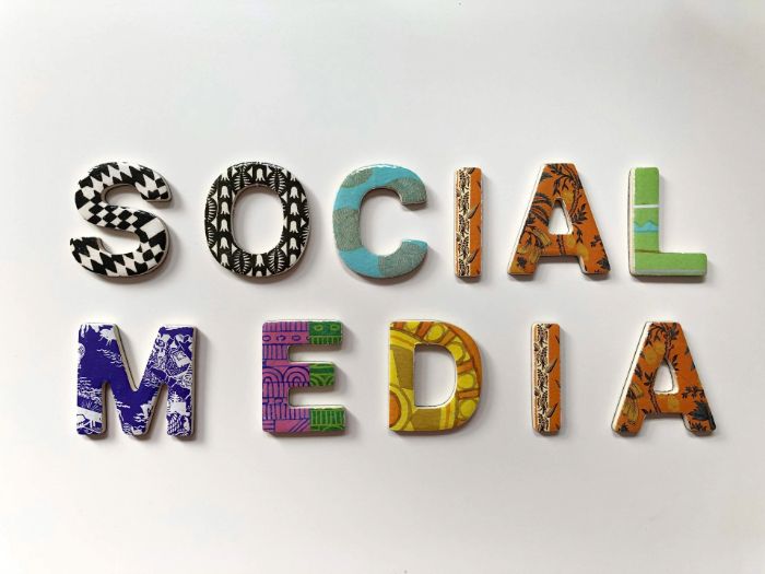 image d'un texte contenant les mots « médias sociaux »