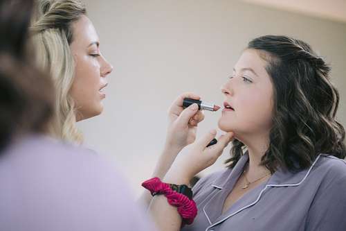 Bride's getting ready at Bimbadgen Palmers Lane