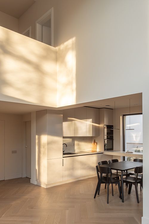 Minimalist kitchen design in warm afternoon light &ndash; Faget project