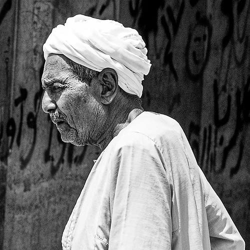 Portrait de l'homme aux graffitis au Caire en Egypte