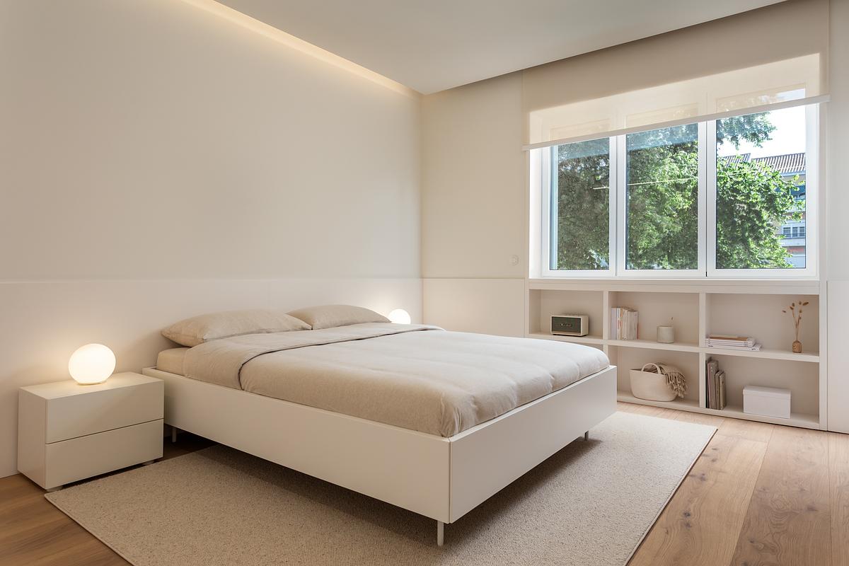 Fotografia de no Apartamento Reabilitado na Av. Roma, Lisboa, projeto do ATELI&Ecirc; 22.