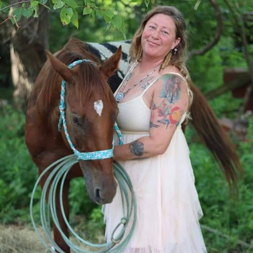 Hello, I am Shauna Rae Buoy. A portrait and lifestyle photographer based in Tulsa, Oklahoma.