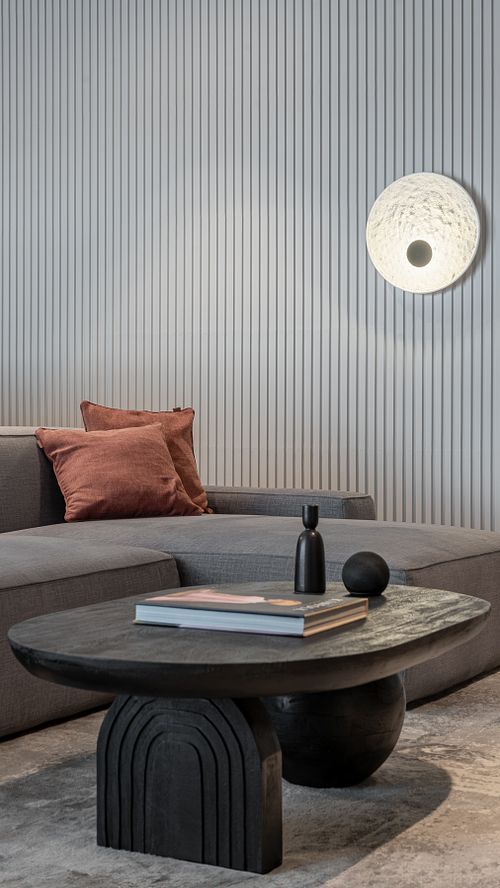 Muted-toned architectural detail in soft light &ndash; Columna project