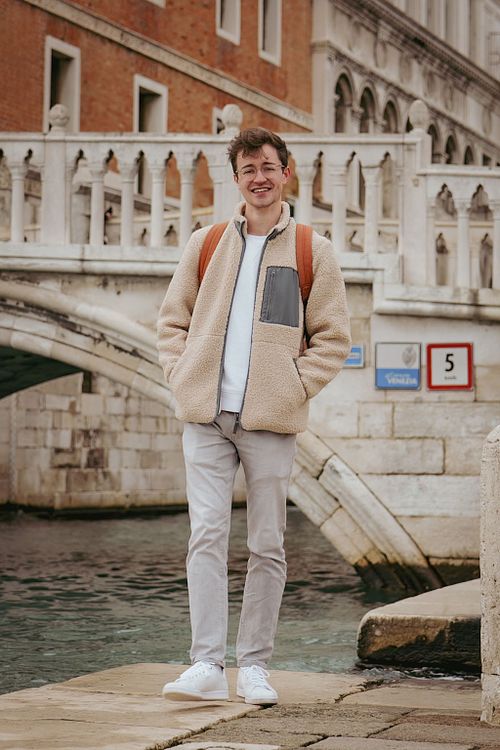 I'm Matt, a freelance photographer based in Newcastle specialising live events, music, theatre and sports. I'd love to work with you!