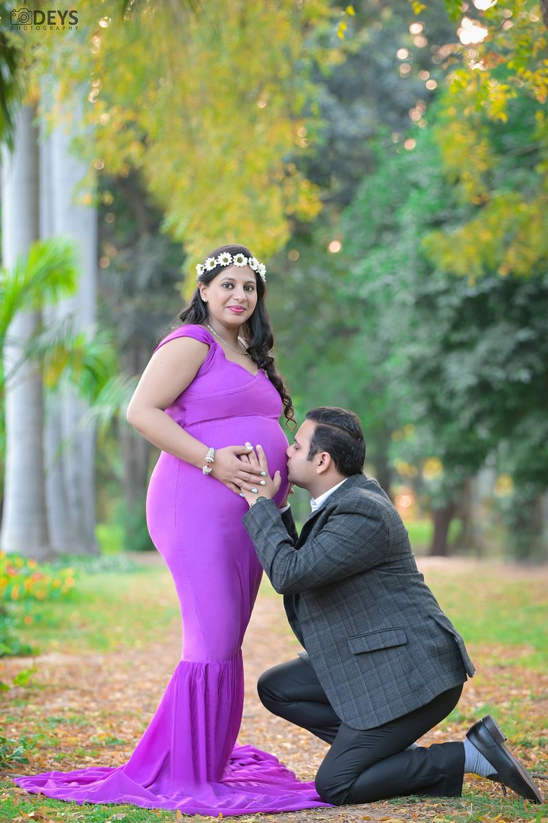 DP002 Purple Body Fit Gown for Pregnancy Photoshoot