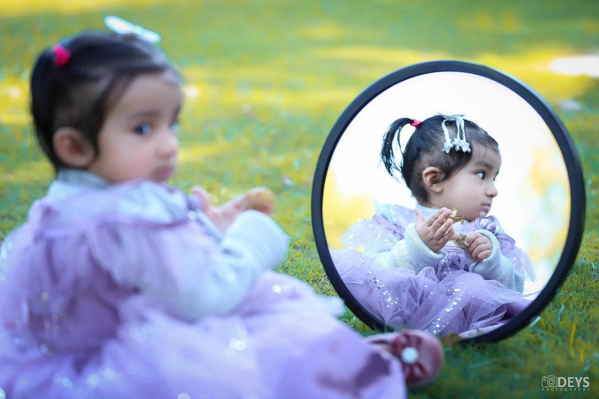 Photography 1st birthday baby girl in Nehru Park