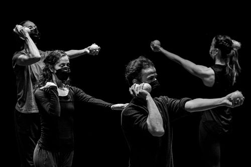 Celebrating juggling and dance !