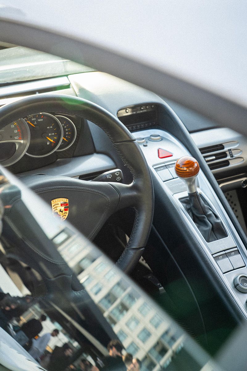 Sunset Exotics: Bespoke Car Club Meet at Mercedes-Benz Downtown