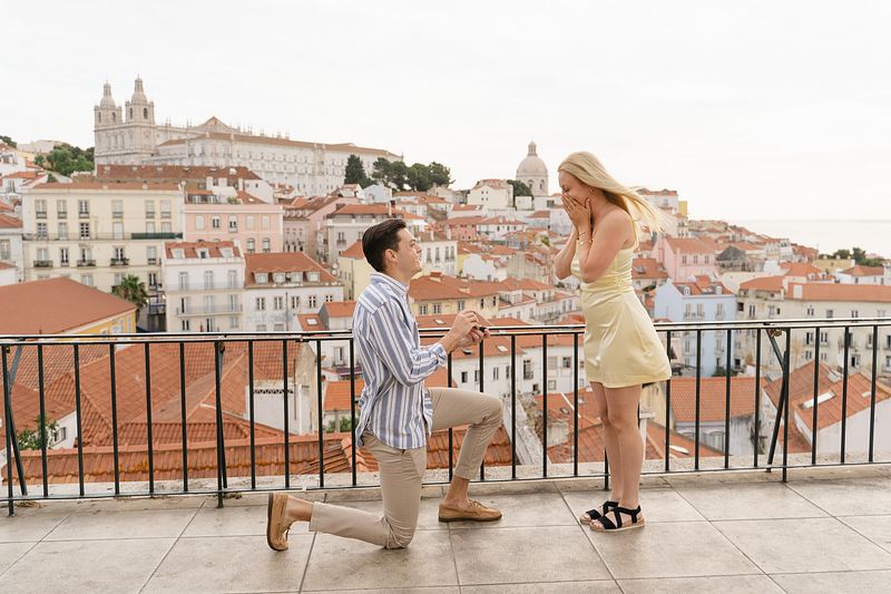 The Best Time of Day for a Photoshoot in Lisbon: Morning vs. Sunset