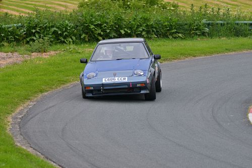 Reliant Scimitar SS1 driven by Phil Howard