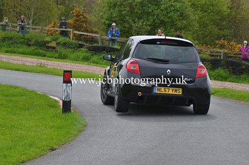 Renault Clio 197 driven by Dave Warner