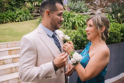 Bride & Groom get ready for the wedding day