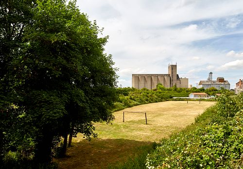vue terrain de sport campagne de Beauce