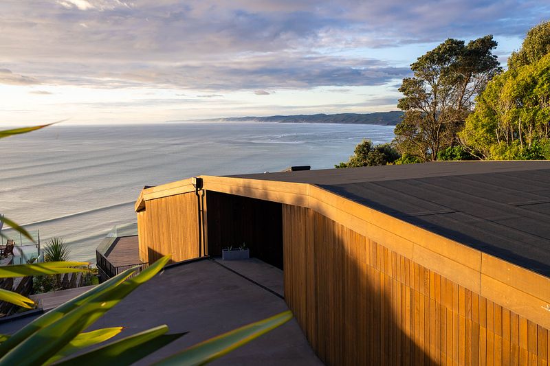 Contemporary Cedar Home, Manu Bay