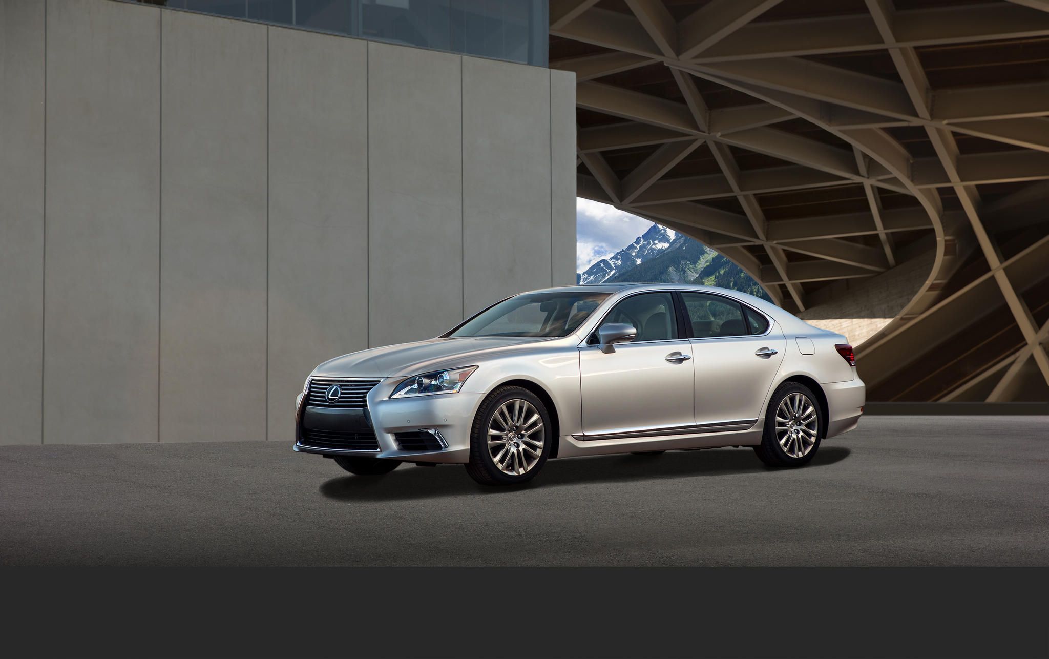 Lexus LS