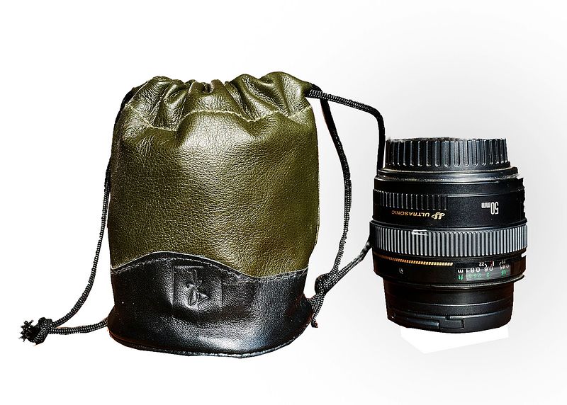 Skins: Siluk Drawstring Leather Camera Lens Pouch