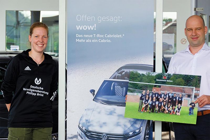 Dank an Autohaus Siemon: Ibbenbürener Kickers feiern Trikot-Sponsor