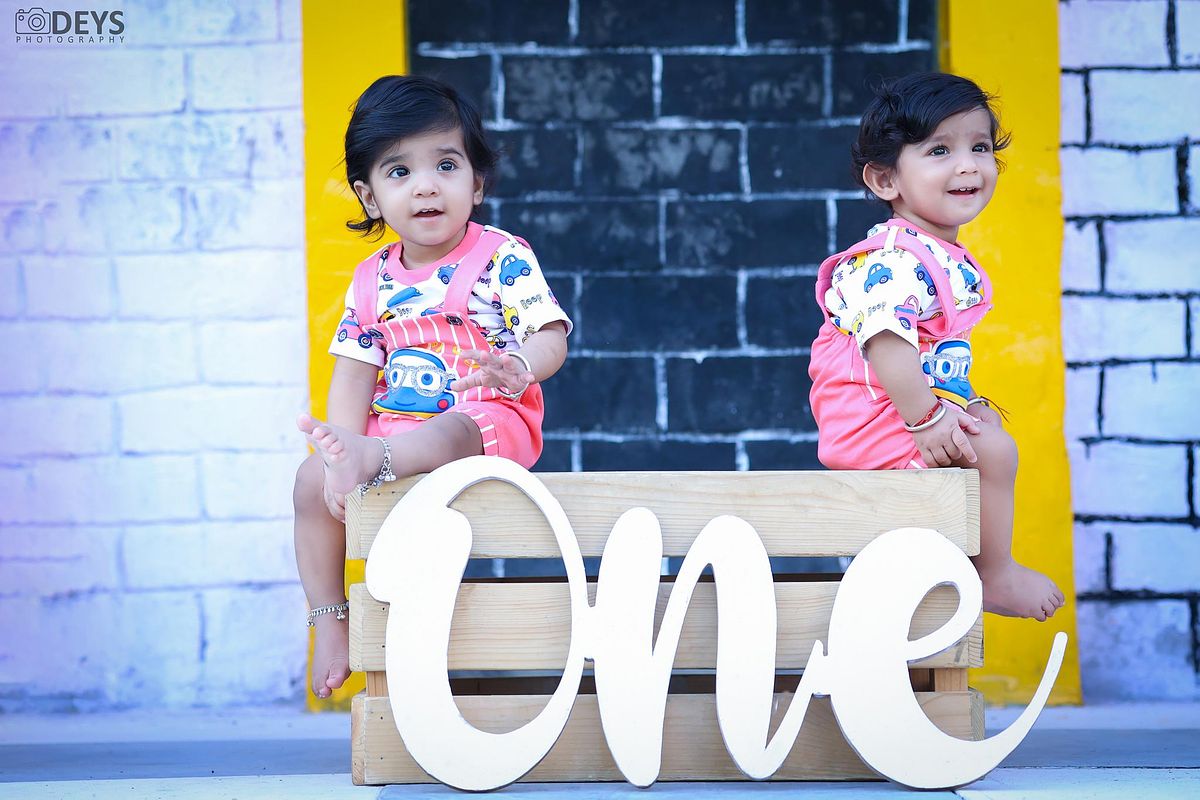 Twins baby pre birthday photoshoot in Gurgaon