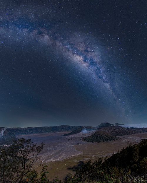 Milky Way Arch over Tengger Caldera (King Kong Hill)