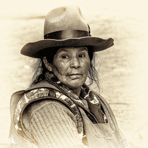 Portrait en sepia d'une femme du Pérou