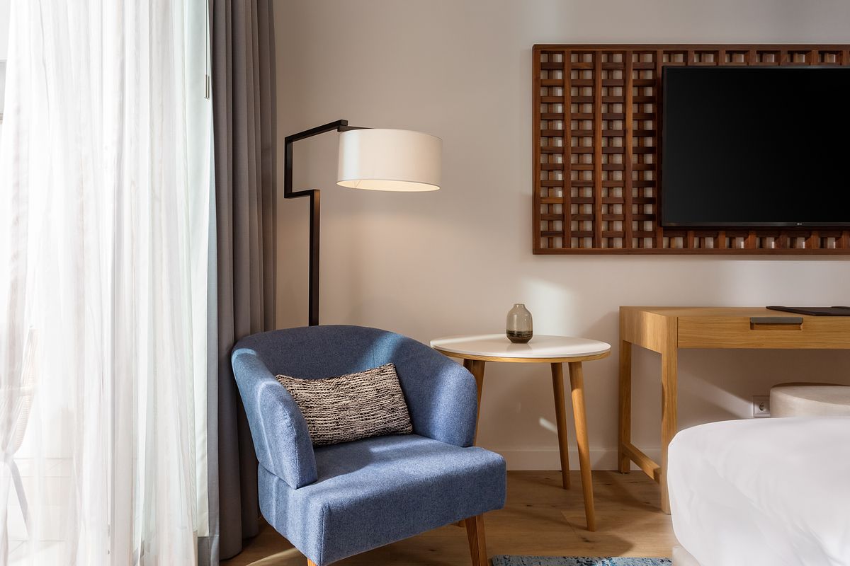 Hyatt Regency Lisboa  Queen Room Desk and Reading Chair