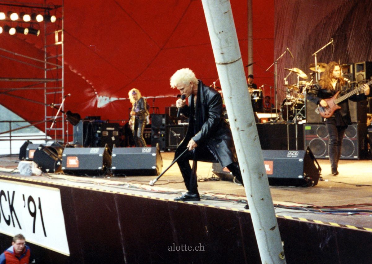 An image of Billy Idol at Ruis Rock Finland 1991 taken by Martin Potter