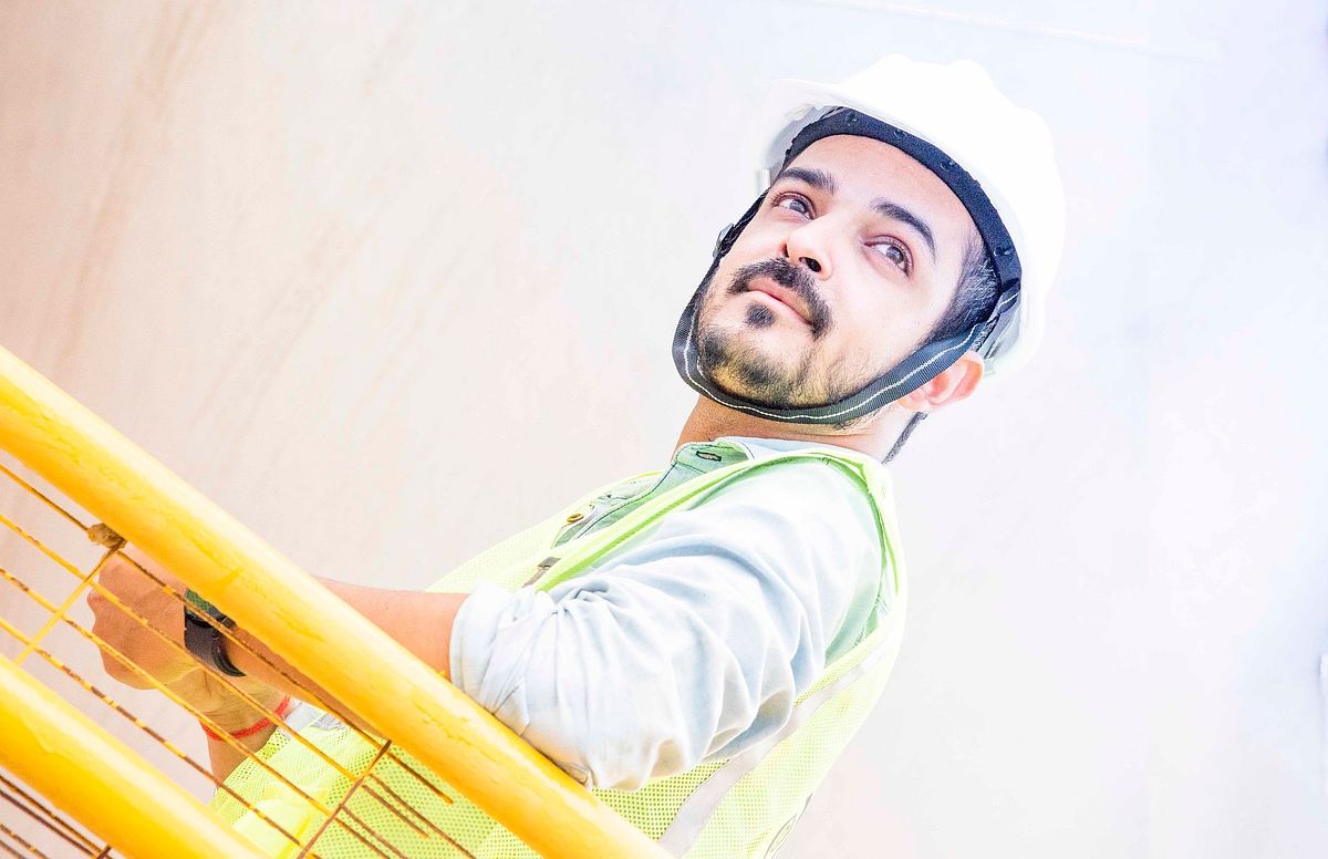 Professional headshot, portrait, and group photo for corporate and personal branding.