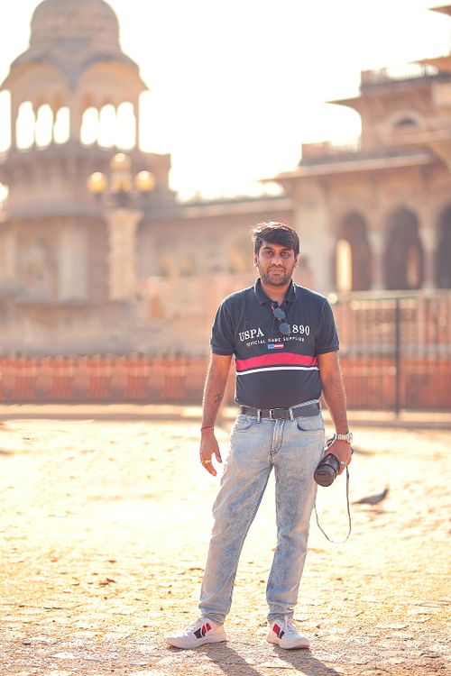 I'm Dhruv, a lifestyle and portrait photographer based in the heart of Delhi NCR, Gurgaon.