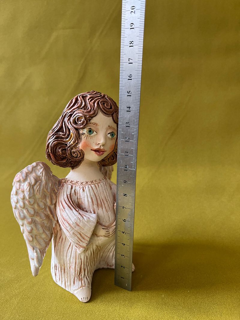 Singing Angel I. Tiny sculpture