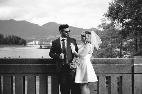 Sunny anniversary couple photoshoot at Coal Harbour Vancouver