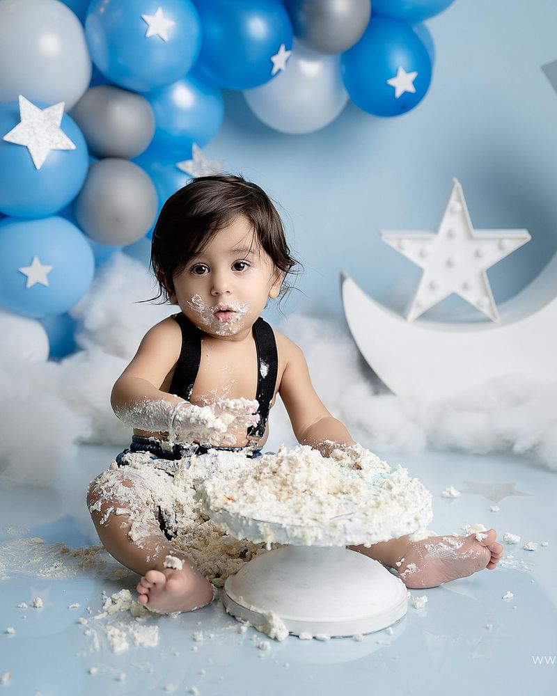 Cake Smash Photography – A Fun Way to Celebrate Your Baby’s First Birthday!