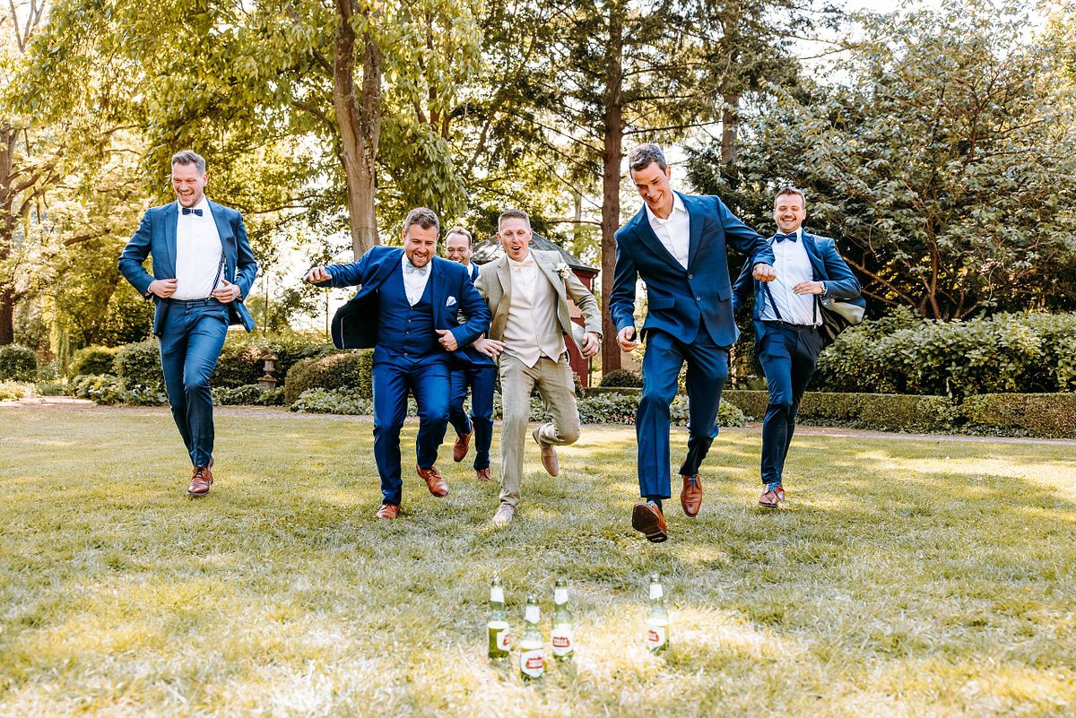 Huwelijksfotografie - Leuke groepsfoto huwelijk