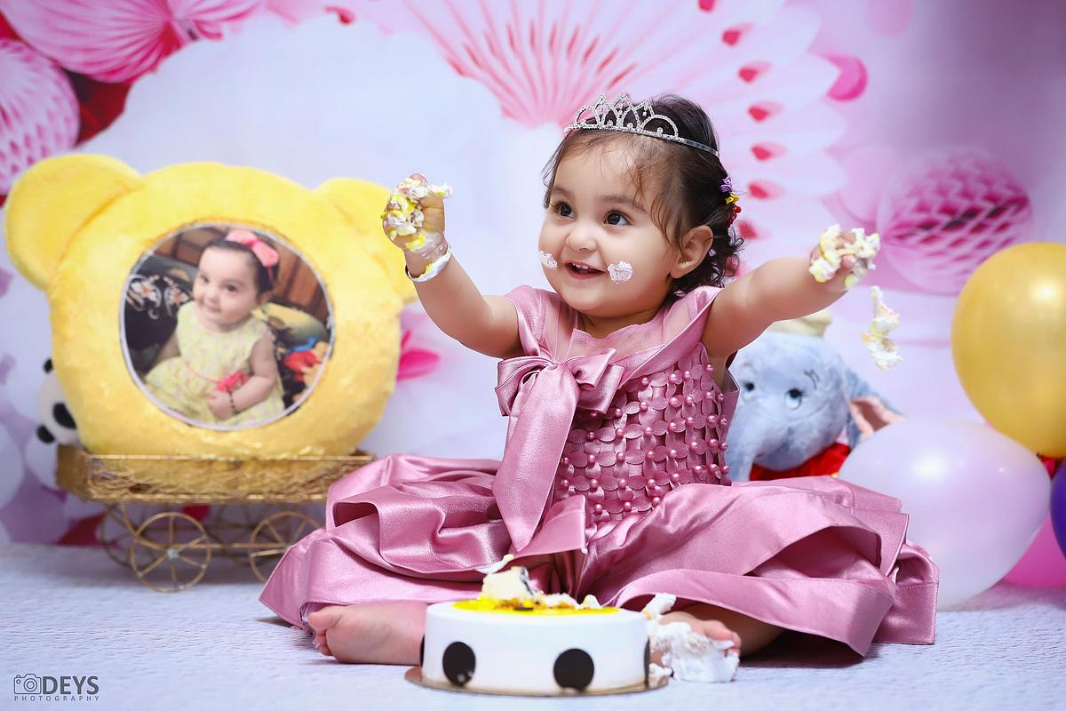 Pre birthday cake smash baby girl shoot