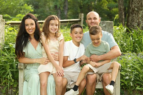 Capturing Timeless Family Memories: How to Book Your Photo shoot in and around the Boston area