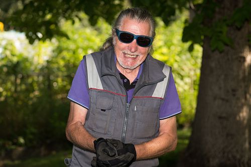 Migranten im HEKS-Garten