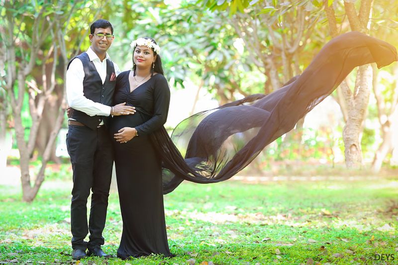 DP014 - Black Full Sleeves Gown