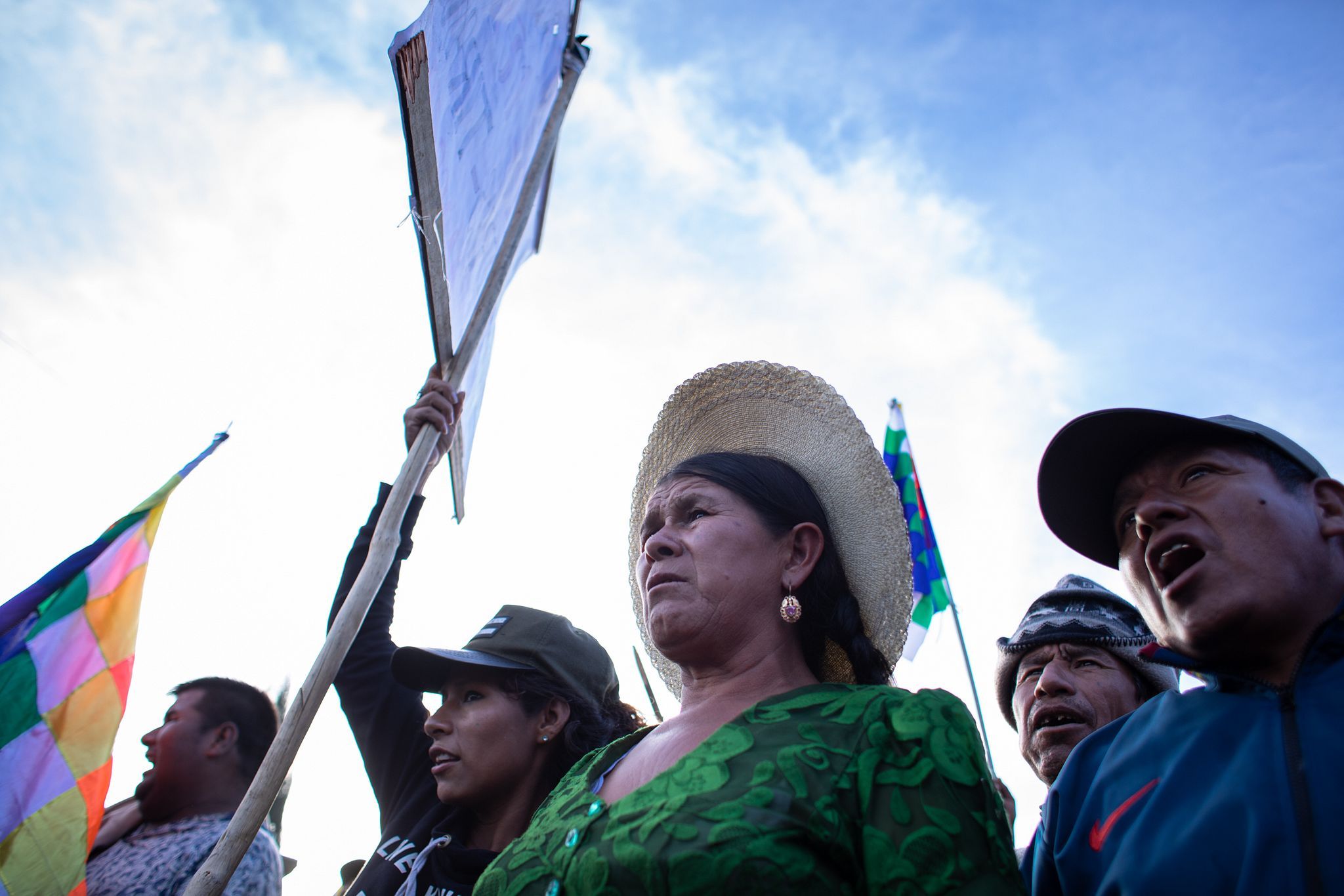 BOLIVIAN UNIONS LOSE CREDIBILITY AS THEY SUPPORT MORALES