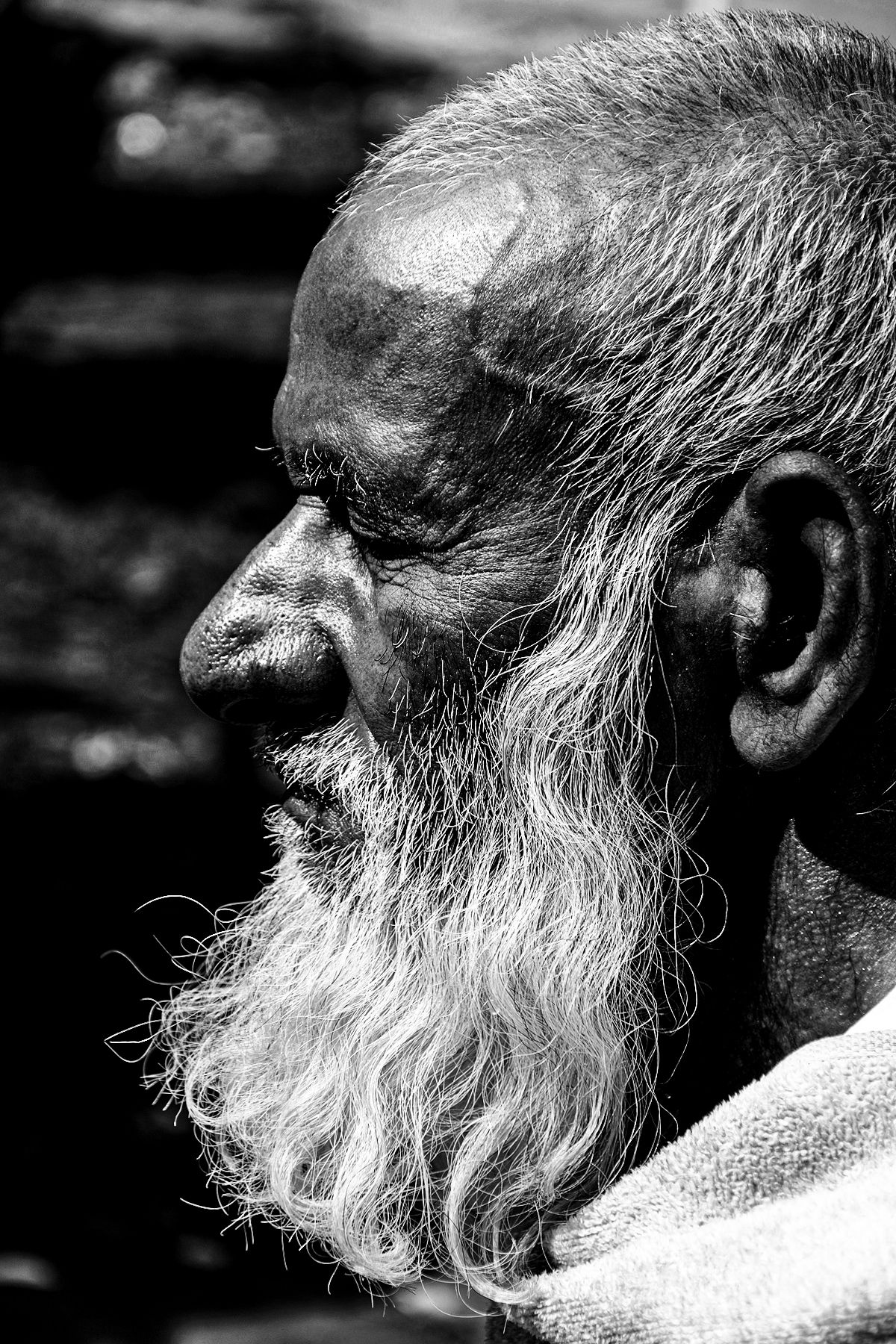 portrait, side pose, old man, muslim man,