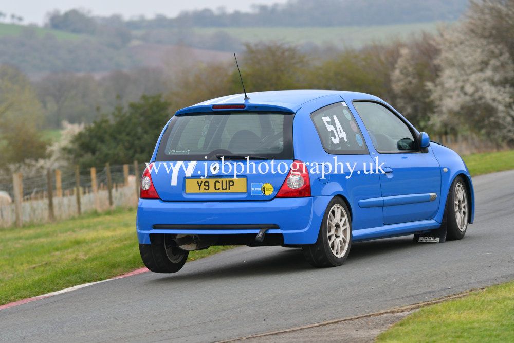 Renault Clio 182 Cup driven by Peter Siddle